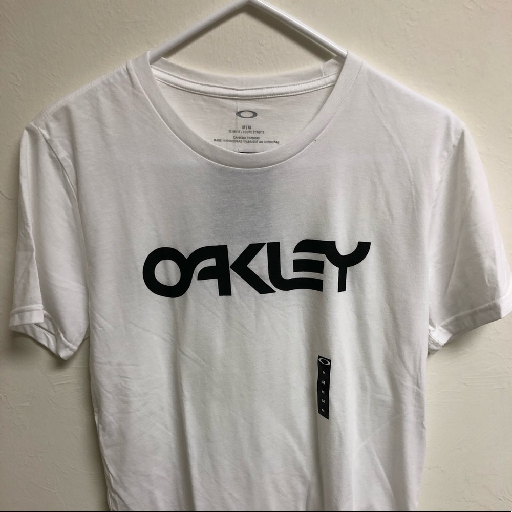 Oakley T-shirt